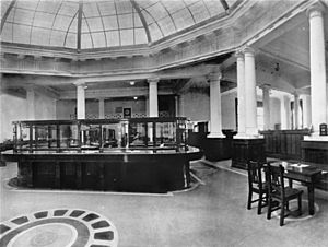 StateLibQld 1 152371 Interior view of the Queensland National Bank, Brisbane, 1922