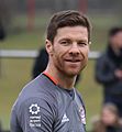 Xabi Alonso Training 2017-03 FC Bayern Muenchen-3 (cropped)