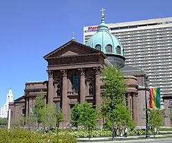 2013 Cathedral Basilica of Saints Peter and Paul from across the Benjamin Franklin Parkway 2.jpg