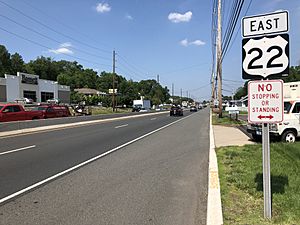 2018-05-29 15 23 30 View east along U.S. Route 22 at Cramer Avenue in Green Brook Township, Somerset County, New Jersey