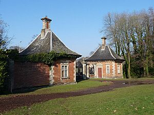 Gate Lodges, Tredegar House Country Park - geograph.org.uk - 2808165