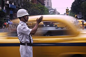 India - Kolkata traffic cop - 3661