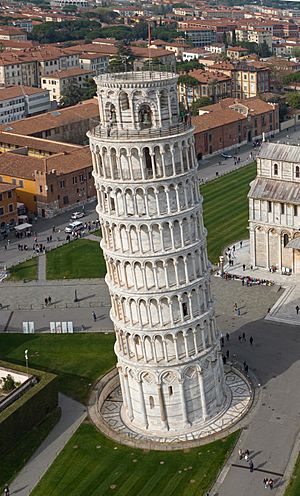 Italy - Pisa - Leaning Tower.jpg