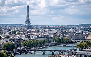 La Tour Eiffel vue de la Tour Saint-Jacques, Paris août 2014 (2)
