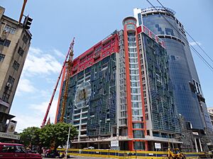 New Banco de Moçambique towers in construction, 2015 (2)