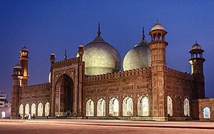 Night View of Badshahi Mosque (King’s Mosque)