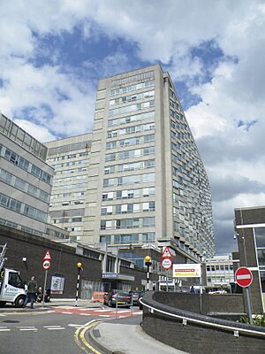 Royal Hallamshire Hospital and 'B' Road, viewed from Glossop Road, Broomhill, Sheffield - geograph-3813556
