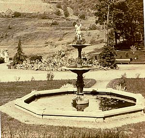 Washington Park Fountain (Chiming Fountain)