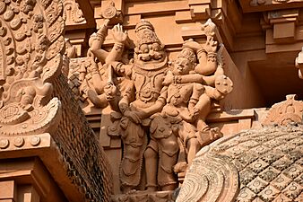 1010 CE Brihadishwara Temple, Hindu god Shiva, built by Rajaraja I, Thanjavur Tamil Nadu India (8)