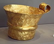 6257 - Archaeological Museum, Athens - Gold cup from Mycenae - Photo by Giovanni Dall'Orto, Nov 10 2009