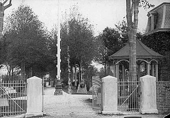 Baton Rouge National Cemetery (circa 1899).jpg
