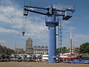 Boat lifting crane at South Dock - geograph.org.uk - 1494169