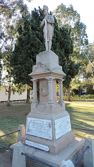Boer War Memorial, Allora, 2015 02.JPG