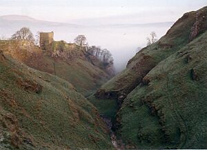 Cavedale and Peveril Castle - geograph.org.uk - 33790