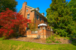 Colonial Revival in Kensington Boulevard Historic District