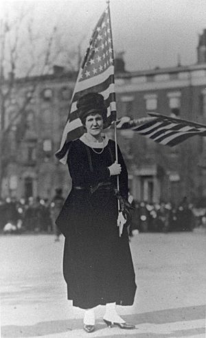 Cornelia Bryce Pinchot at Suffragette Parade in New York City in 1917.jpg