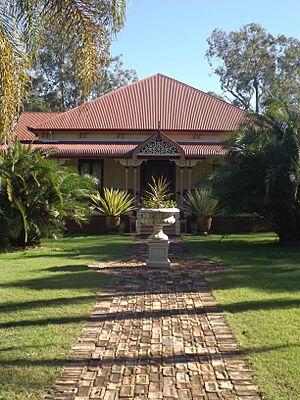 Entrance and path to 98 Mt Crosby Road Tivoli, Queensland