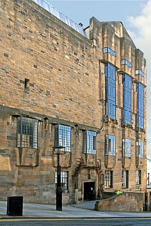 La façade ouest de la "Glasgow School of Art" (3803688596)