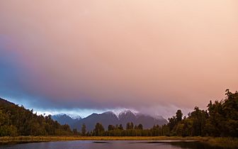 Lake Matheson (New Zealand) just before the sunset