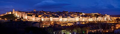 Panoramica nocturna de la Ciudad de Ávila