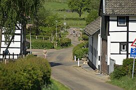 Strolling along the countryside - panoramio