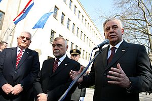 Svecanost podizanja NATOve zastave Zagreb 60