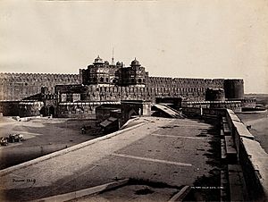 The Fort Delhi Gate dli A136 cor