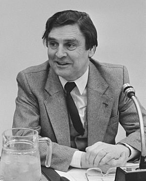 Tweede Kamer, CV ontwikkelingssamenwerking, voorzitter Aarts, Bestanddeelnr 933-2539 (cropped).jpg
