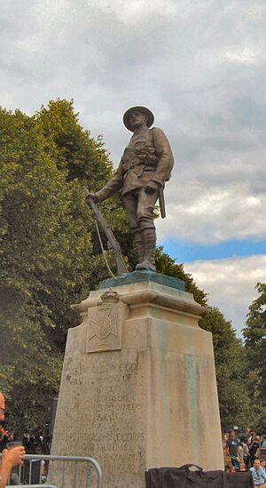 World War 1 soldier statue - geograph.org.uk - 2488752
