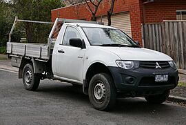 2012 Mitsubishi Triton (MN MY12) GL cab chassis (2015-07-03)