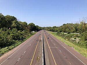 2022-09-18 12 25 30 View west along U.S. Route 422 (Pottstown Expressway) from the overpass for Keim Street in North Coventry Township, Chester County, Pennsylvania