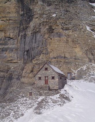 Abbot Pass hut.jpg