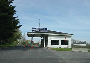 Clarenceville border station 2002