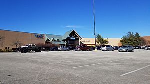 East Town Mall (Knoxville Center) Knoxville, TN March 2018 (40584807152).jpg
