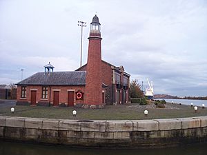 Ellesmere-port-lighthouse-1