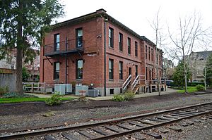 Former PRL&P Sellwood Division Office and Clubhouse - from southwest, with track (2016)