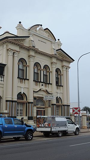 Former Royal Bank of Queensland, 297 Kent Street, Maryborough, Queensland, 2016.jpg