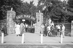 Gage Park Zoo Topeka-KS(2463602266)