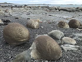 Group of boulders at Ward Beach