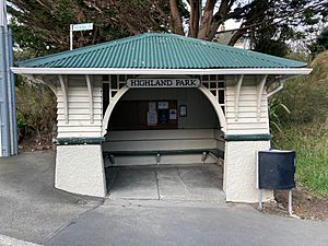 Highland Park bus shelter, Wadestown, Wellington