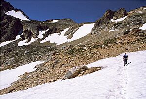 Hiking to Paintbrush Divide