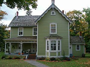 Historic House in Fall2006.JPG