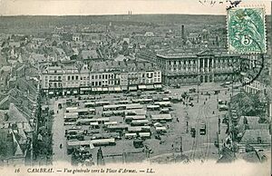 LL 16 - Cambrai - Vue générale vers la Place d'Armes