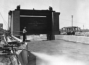 LagunaDamArizonaSluiceGate