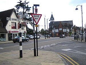 Loughton, A121 High Road - geograph.org.uk - 549251