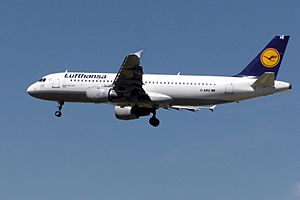 Lufthansa.a320-200.d-aipz.arp