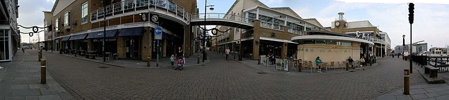 The pedestrianised shopping streets of Mermaid Quay