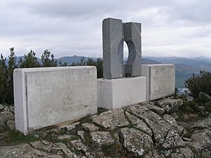 Monumento homenaje a los fugados del fuerte.