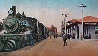 Northwestern Pacific train at Santa Rosa California 1911.JPG