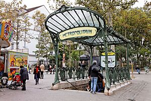 Paris - Station de métro Abbesses - PA00086748 - 001
